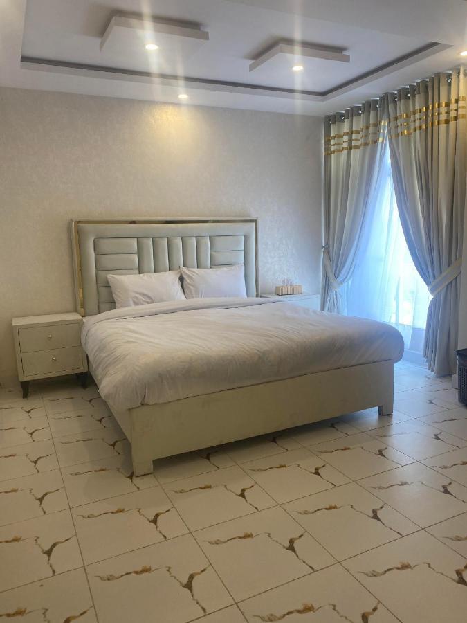 Luxe Suites Bahria Town Lahore Exteriör bild