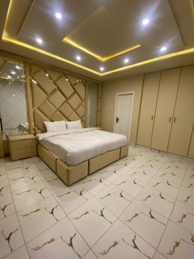Luxe Suites Bahria Town Lahore Exteriör bild