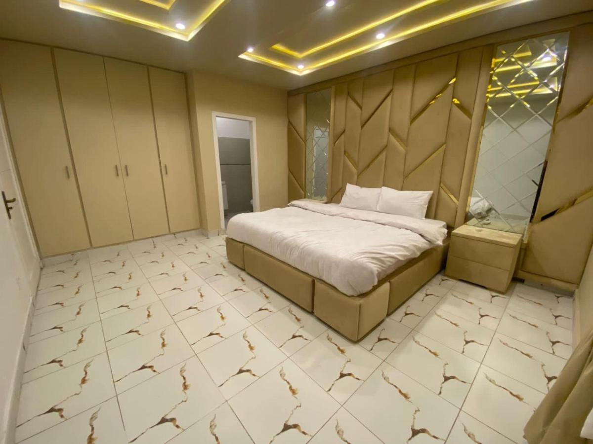 Luxe Suites Bahria Town Lahore Exteriör bild