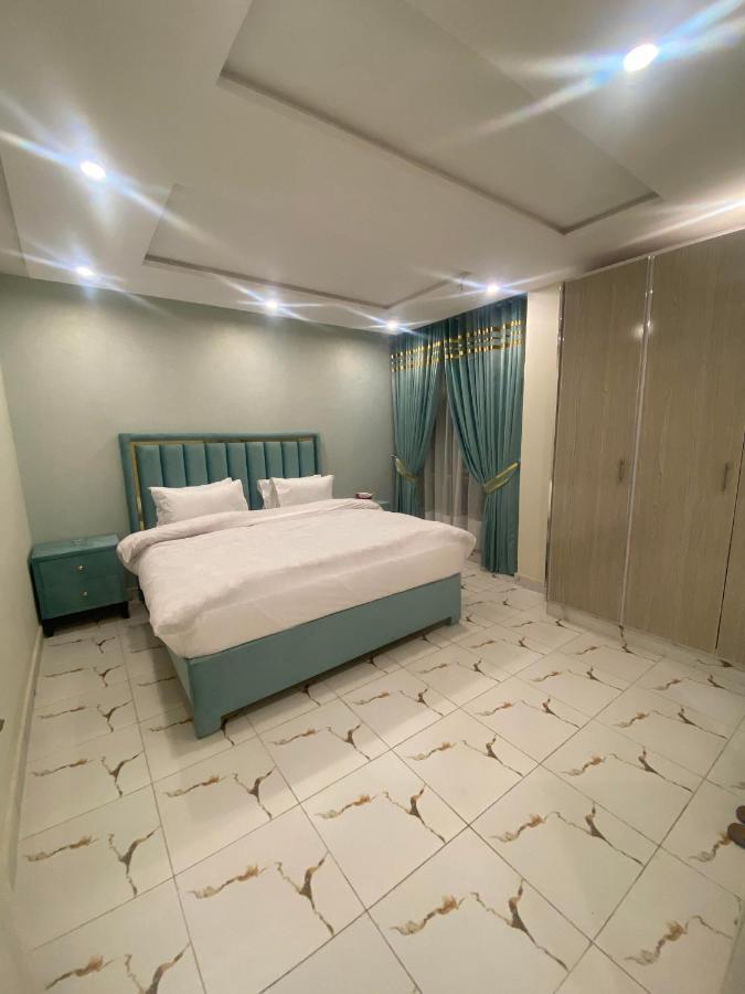 Luxe Suites Bahria Town Lahore Exteriör bild