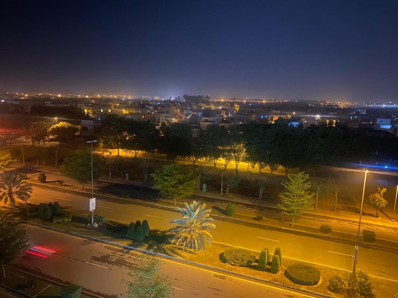 Luxe Suites Bahria Town Lahore Exteriör bild